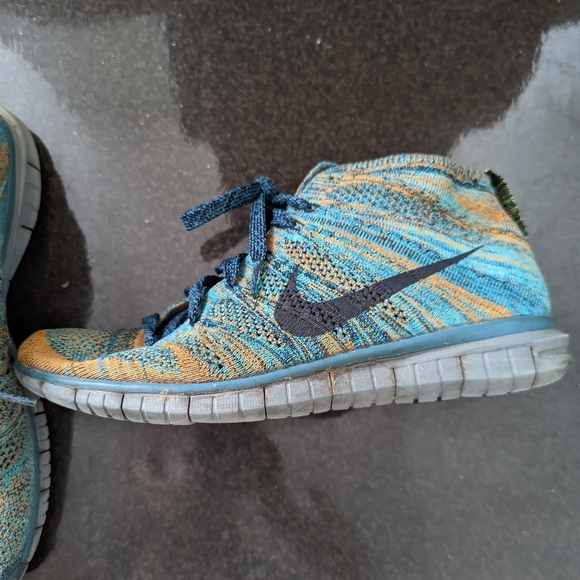 Nike Flyknit Chukka - Picture 8 of 13